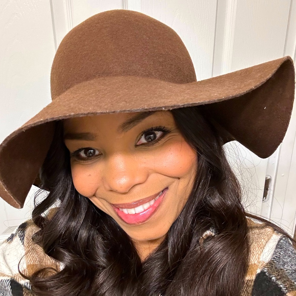 Meet your Posher, Terina